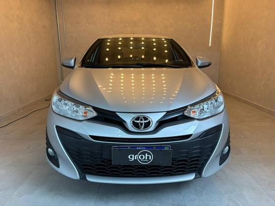 TOYOTA YARIS 1.3 16V FLEX XL PLUS TECH MULTIDRIVE TOYOTA YARIS 1.3 16V FLEX XL PLUS TECH MULTIDRIVE